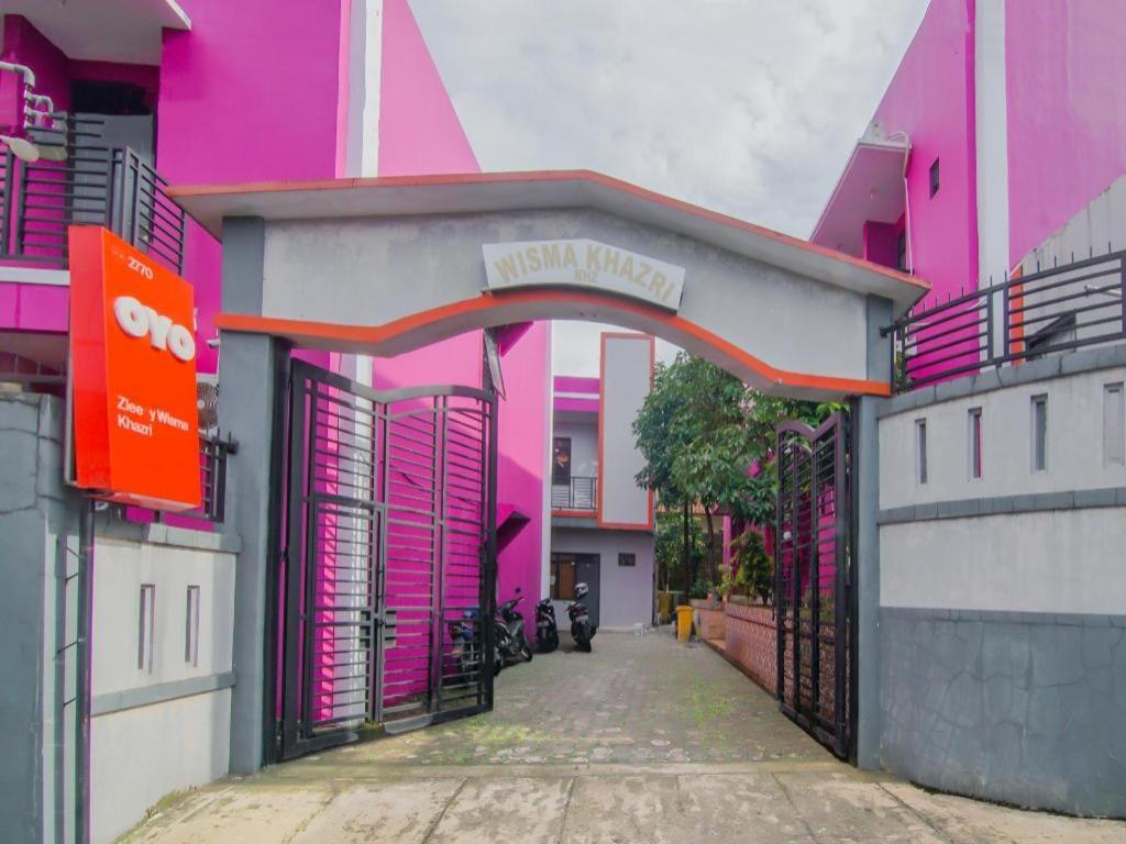 Oyo 2770 Zleepy Wisma Khazri Bogor Exterior foto